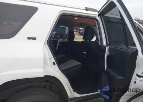 2023 Toyota 4Runner Sr5 z USA, uszkodzony, nr VIN JTEMU5JR0P6141248